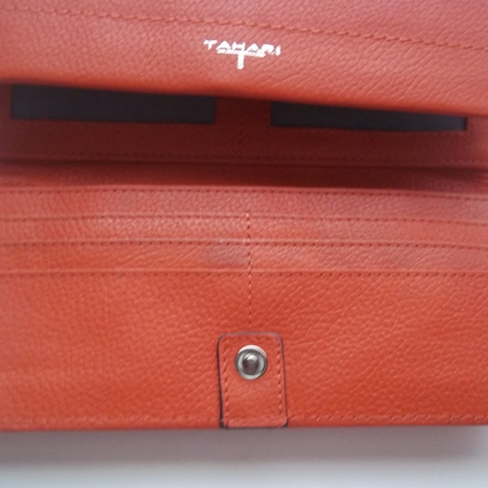 Tahari Leather SIENNA Flap Clutch Wallet NWOT - Picture 4 of 6